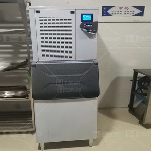 300公斤雪花制冰机交付福建福鼎某火锅店